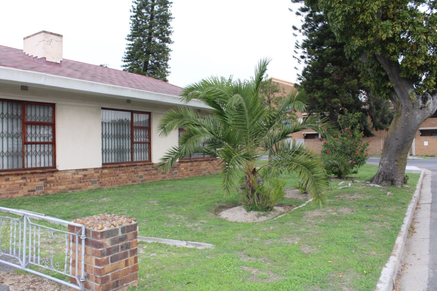 4 Bedroom Property for Sale in Klipdam Western Cape